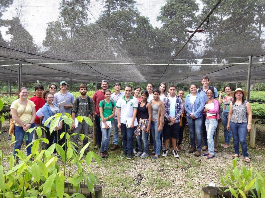 Ação: Aula prática com acadêmicos do Curso de Engenharia Florestal - UNEMAT