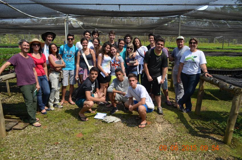 Ação: Aula prática com alunos do Curso de Ciências Socioambientais, da Escola Livre Porto - Cuiabá/MT